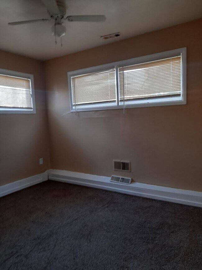 Building Photo - 7009 E 111th St