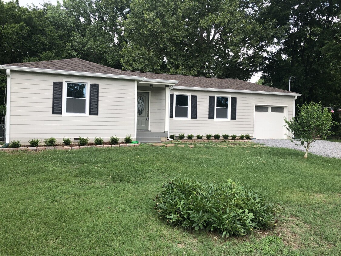 Primary Photo - 903 Drummond Dr