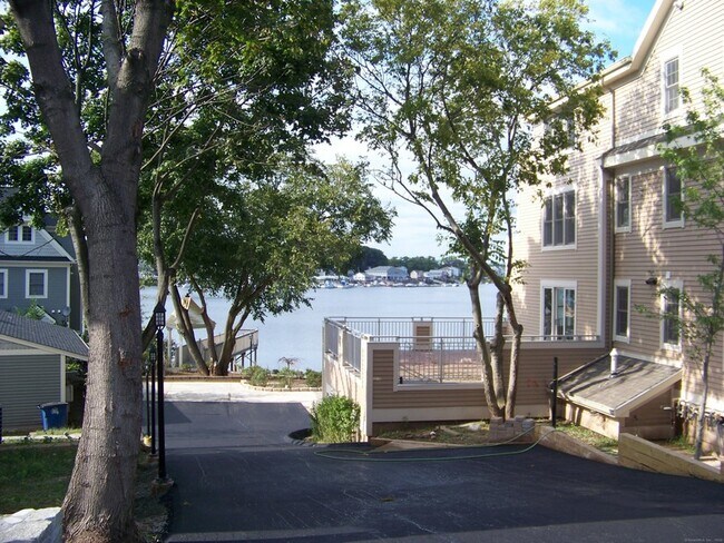 Foto del edificio - 764 Quinnipiac Ave