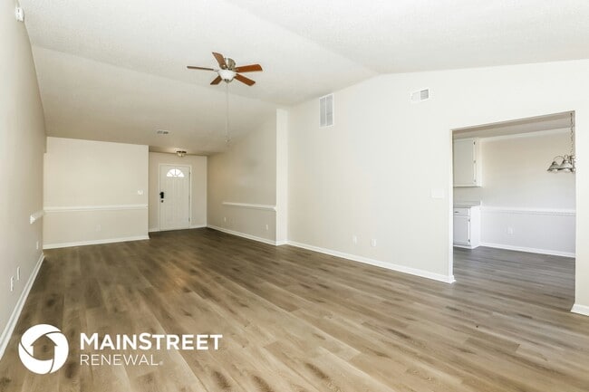 Building Photo - 1915 Portwest Way