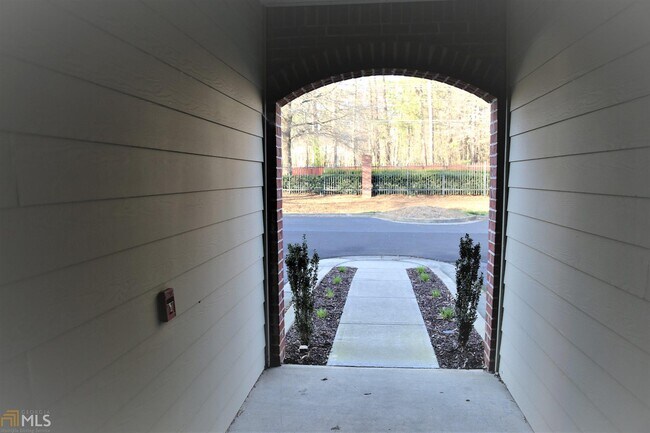Building Photo - 7108 Woodland Ln