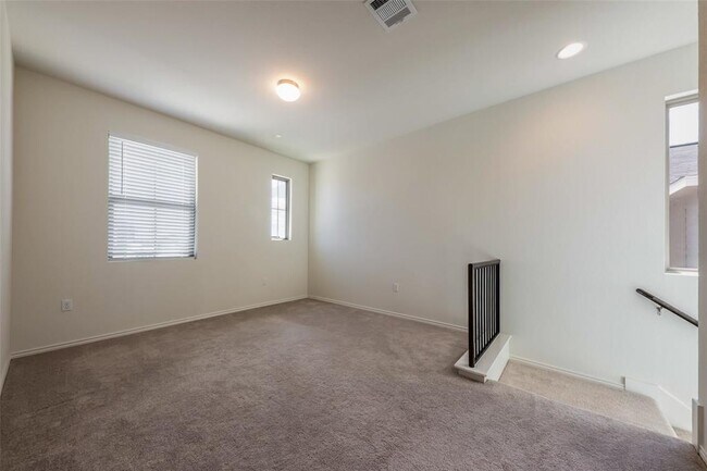 Foto del edificio - 2022 Crimson Rosella Trl