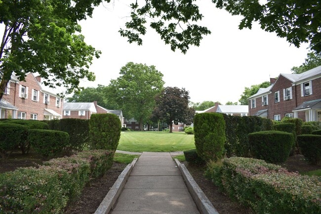 Foto del edificio - Michael Manor Apartment Homes