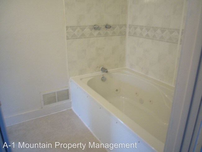 Foto del edificio - 2 br, 1 bath House - 2350 Garland Street
