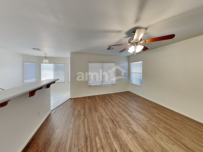 Foto del edificio - 4824 E Hilton Ave