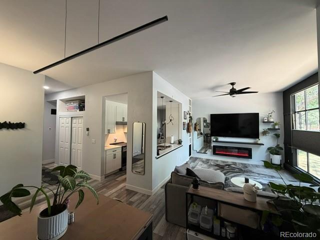 Building Photo - 2403 Glenarm Pl