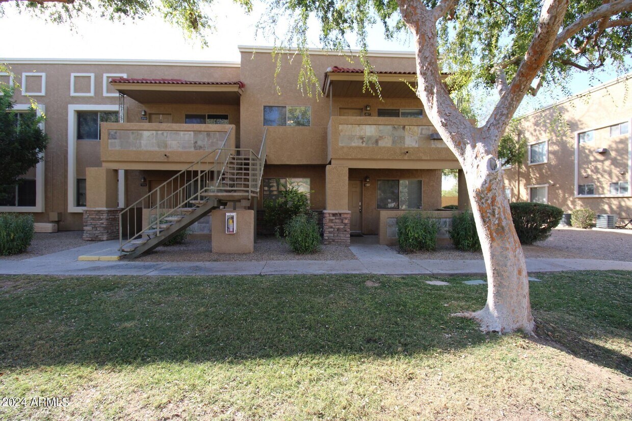 Primary Photo - 303 N Miller Rd