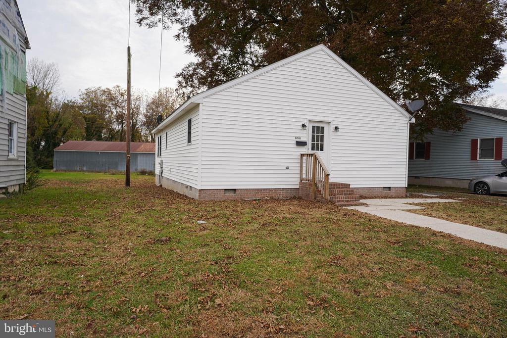 Primary Photo - 806 2nd St