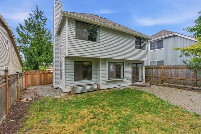 Building Photo - 2227 SE 8th Pl