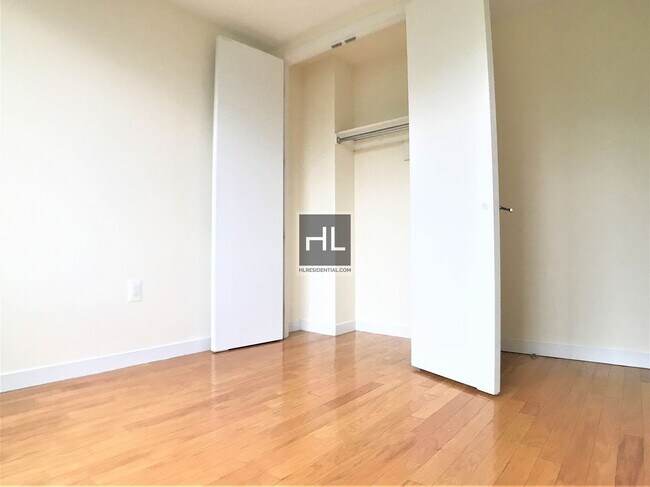 Foto del edificio - METROPOLITAN AVENUE