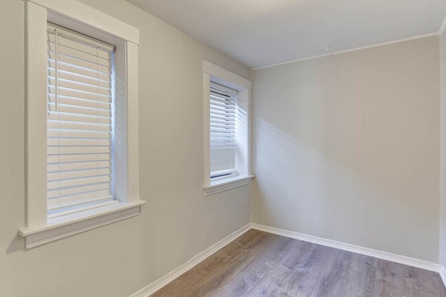 Foto del edificio - 2042 W Armitage Ave