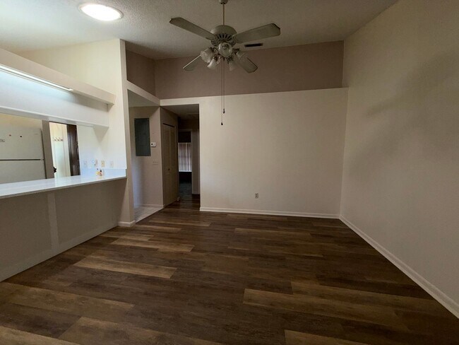 Foto del edificio - 250 Terrace Hill Blvd