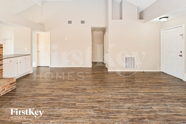 Foto del edificio - 11811 Meadowchase Dr