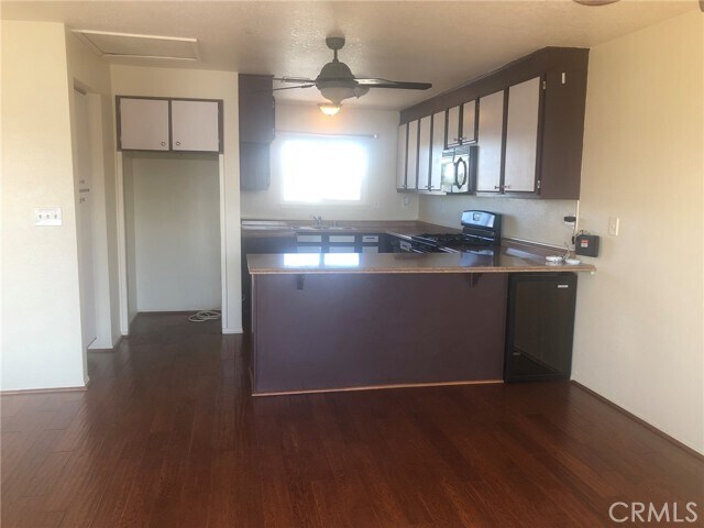 Building Photo - 27535 Lakeview Dr