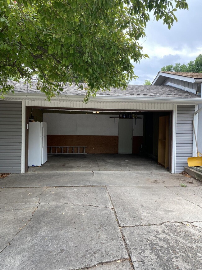 Building Photo - 4547 Beachcomber Ct