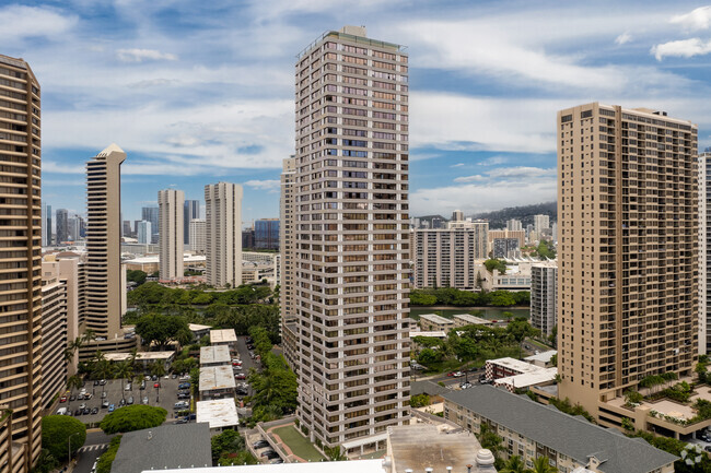 Building Photo - Windsor Condos