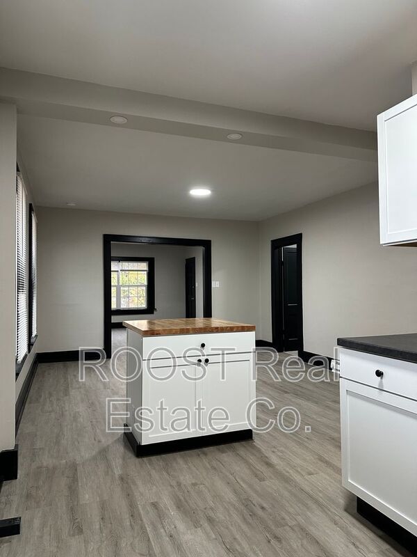 Foto del edificio - 98-100 N Hague Ave