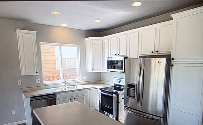 Building Photo - 12287 Point Reyes Dr