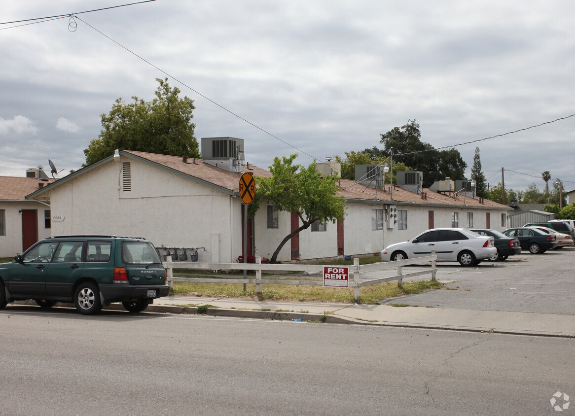 Building Photo - Casa Verde Apartments
