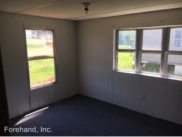 Building Photo - 2433 Shula Dr