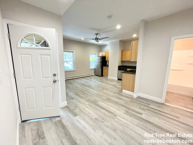 Building Photo - 174 Bolton St