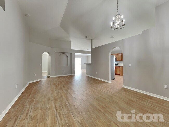 Foto del edificio - 1420 Shorewood Dr