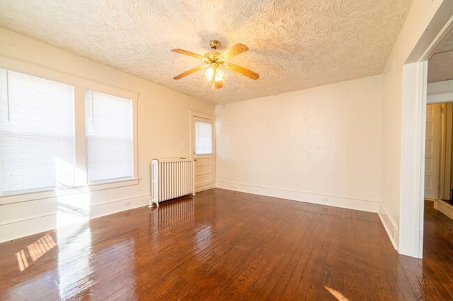 Foto del edificio - Beautifully refreshed 4-bedroom, 2-bath home in Millville