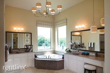 Foto del edificio - 5597 Gardenia Ln
