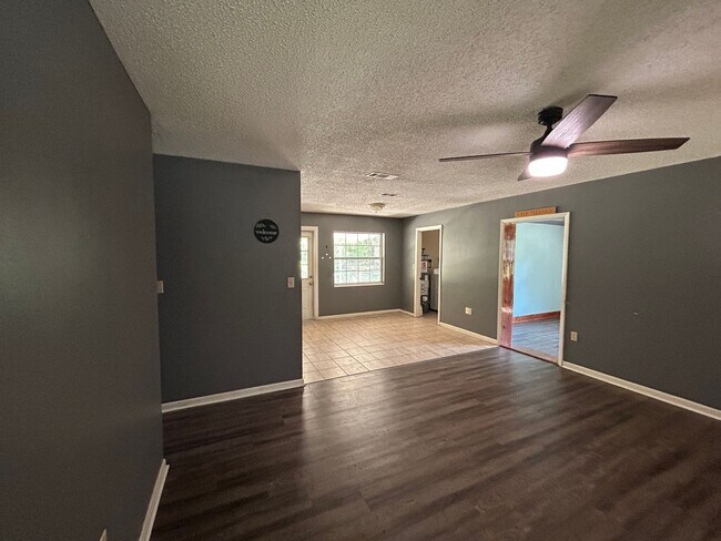Foto del edificio - 612 NW 9th Ct