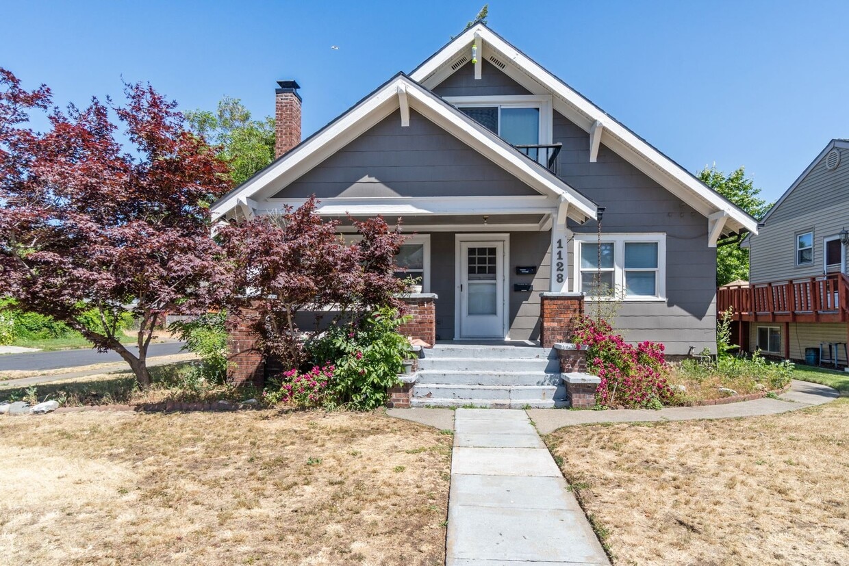 Primary Photo - Jackson/Jefferson Triplex