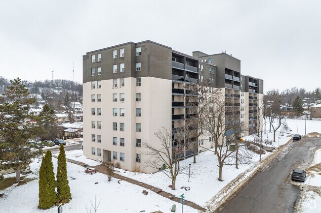 Photo du bâtiment - Cambridge Court