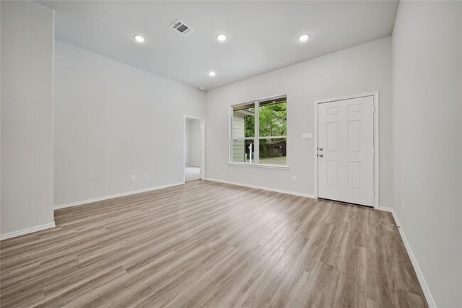 Building Photo - 16502 Piper Ln