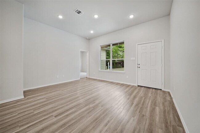 Foto del edificio - 16502 Piper Ln