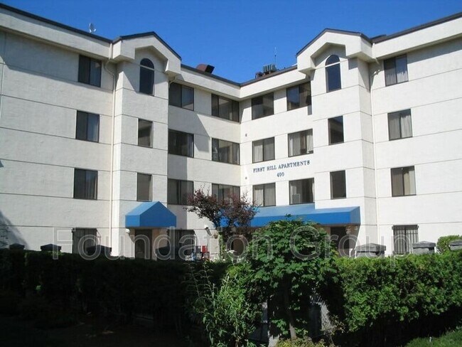 Foto del edificio - 400 10th Ave