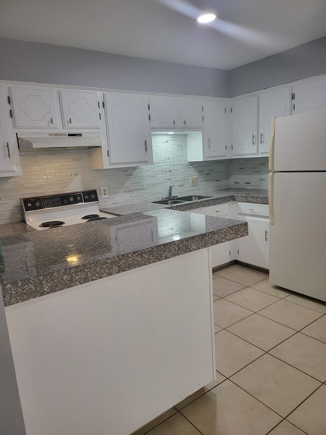 Building Photo - 312 Gastel Cir