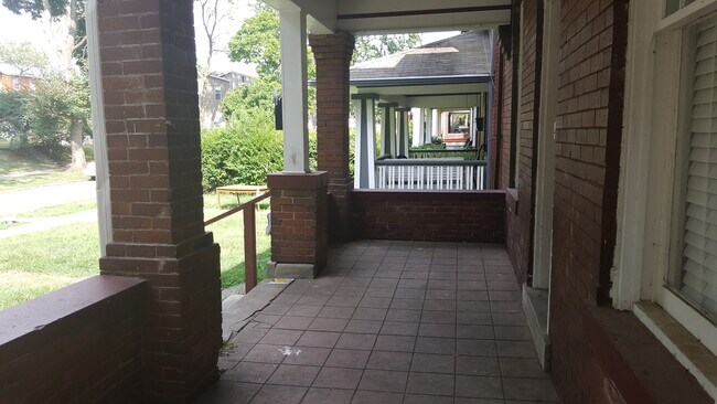 Foto del edificio - 215 E 16th Ave