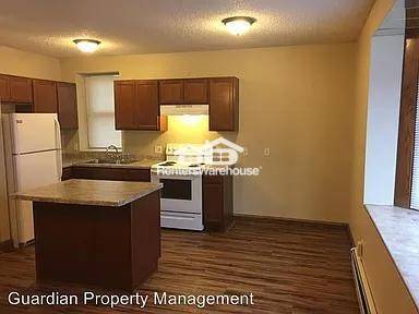 Building Photo - Modern Comfort Meets Everyday Convenience