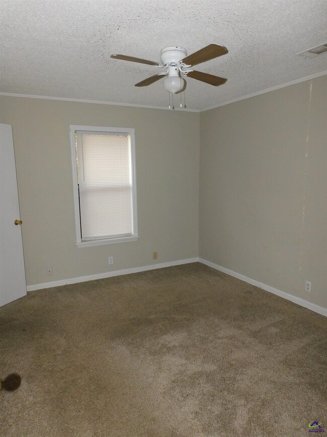Building Photo - 1025 Corder Rd