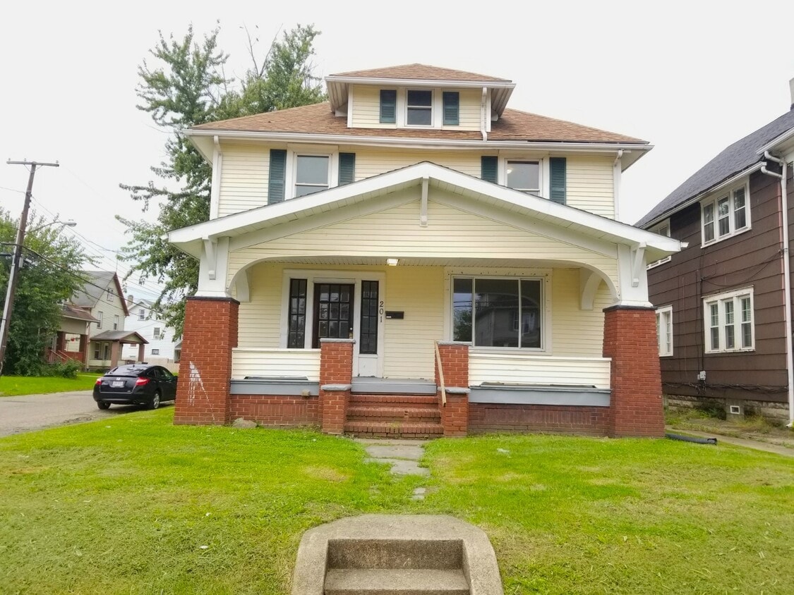 Foto principal - 201 Broad Ave NW