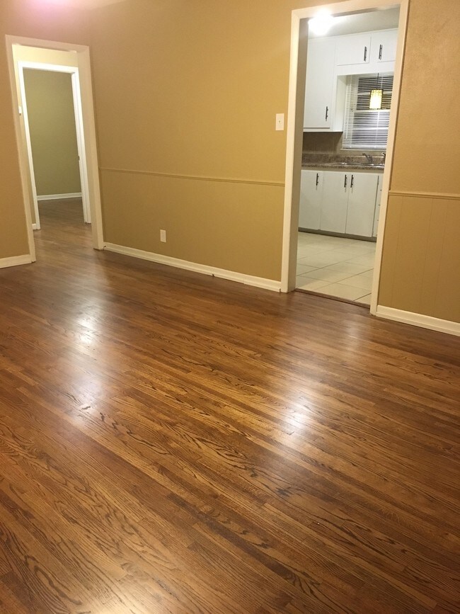 Foto del edificio - 2421 Everett St