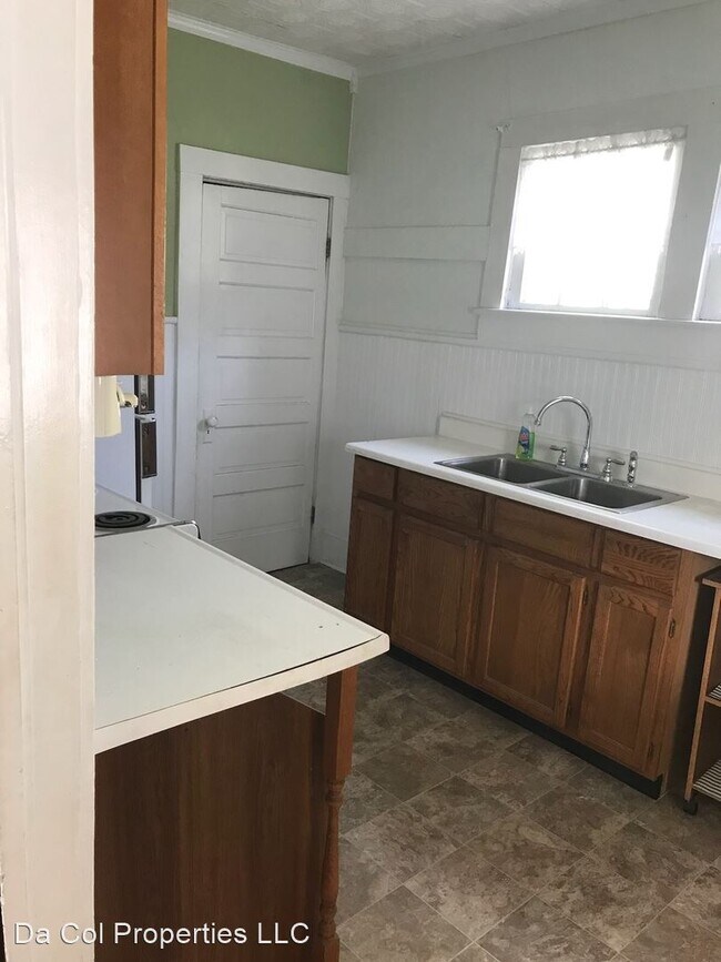 Foto del edificio - 3 br, 1 bath House - 722 Maple Ave