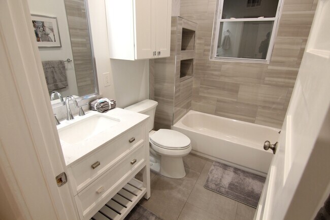 Foto del edificio - 907 E 39th St