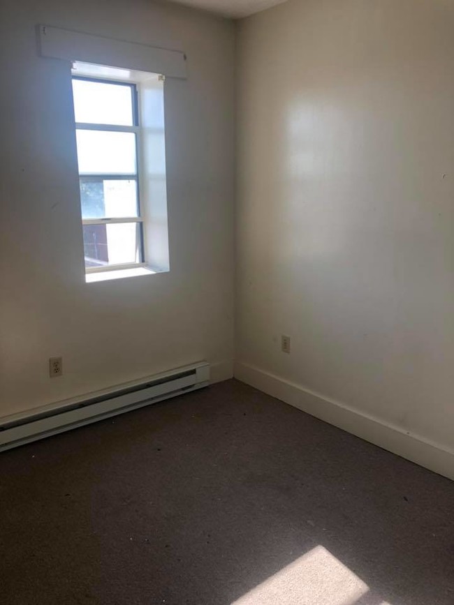 Foto del edificio - 1450 E Main St
