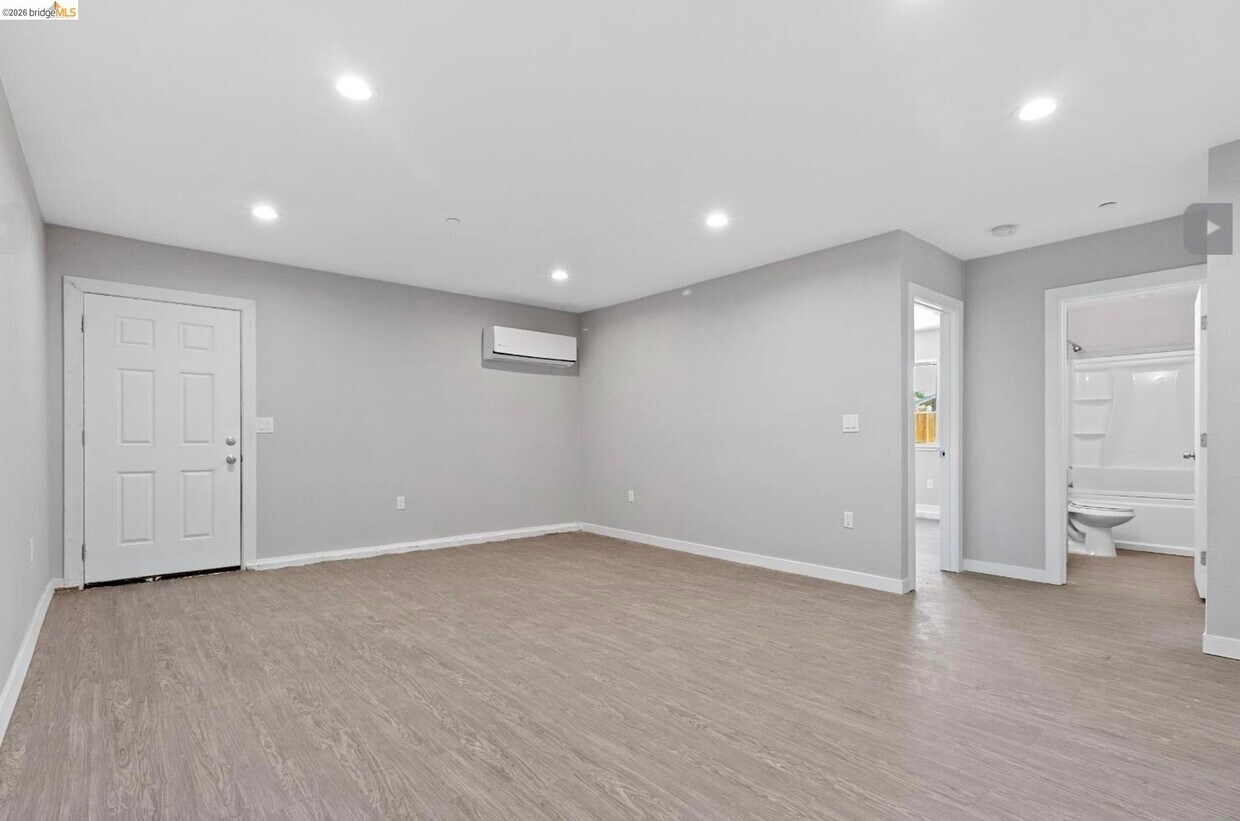 Foto del edificio - 26825 Woodland Ave