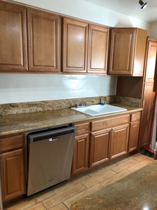 2434 Purdue Ave, Unit 23 CommunityApartment in Los Angeles, CA