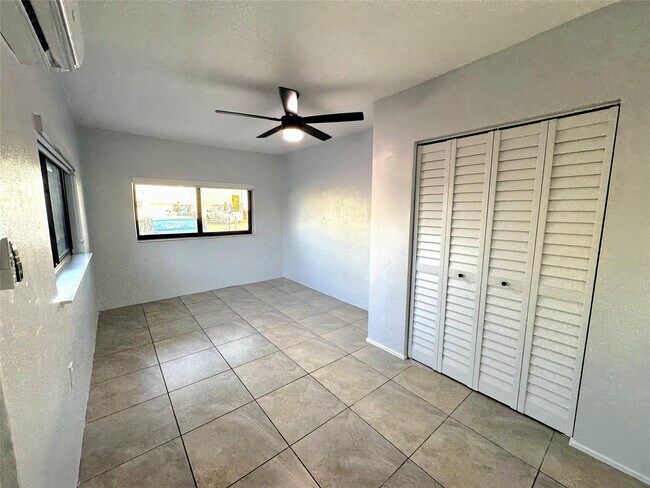 Foto del edificio - 5020 E 10th Ave