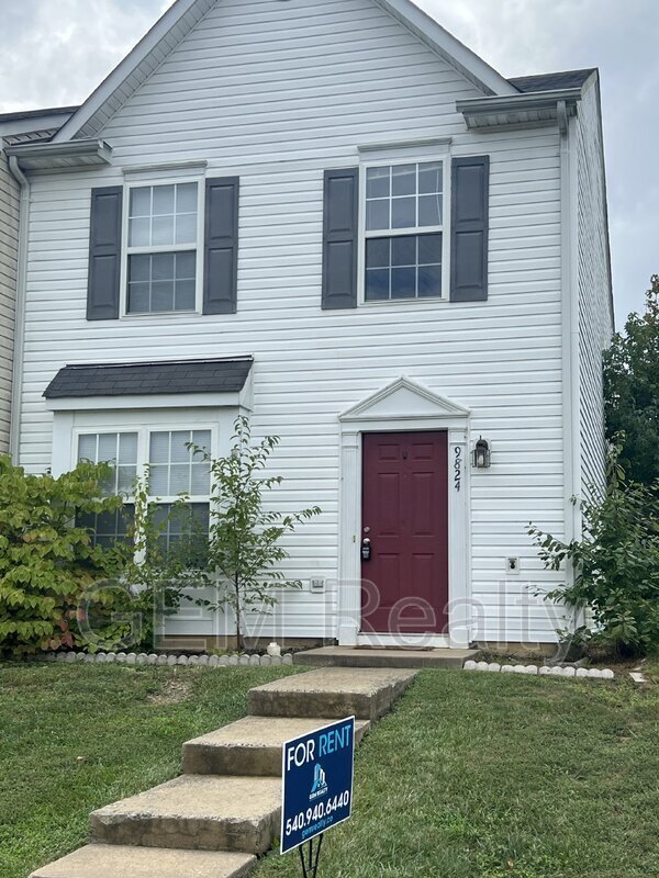 Foto principal - 9824 Coventry Creek Dr