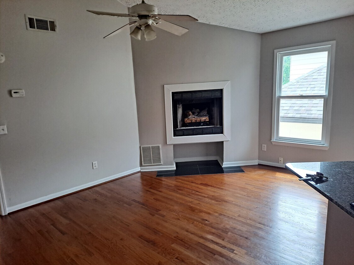 567 Winton Ter NE Unit C, Atlanta, GA 30308 Condo for Rent in Atlanta