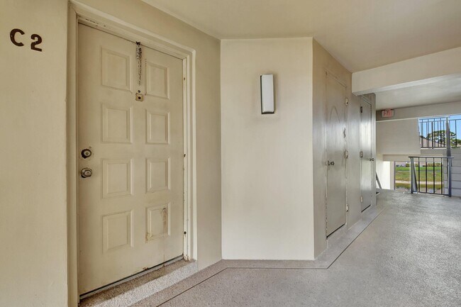 Building Photo - 616 Sea Pine Way