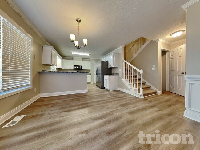 Building Photo - 265 Wisteria Way